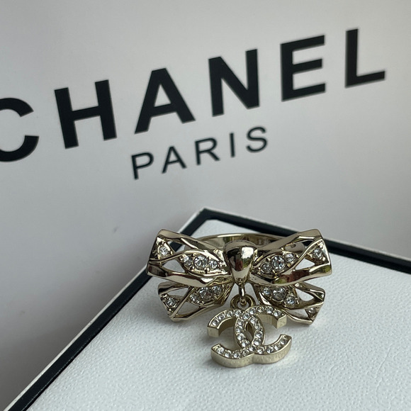 Chanel 24B Bow Ring | 24K GP Crystal CC Charm, Size 6, Hallmarked RARE Authentic - Picture 4 of 12